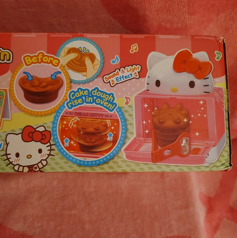 EXCLUSIVE - Hello Kitty Amazing Oven Playset - Picture 13 of 13